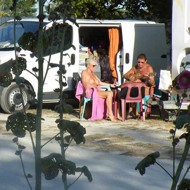 le Petit dauphin les services du camping naturiste La Palmyre Royan Charente-Maritime