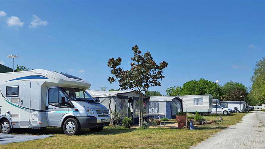 le Petit dauphin les services du camping naturiste La Palmyre Royan Charente-Maritime