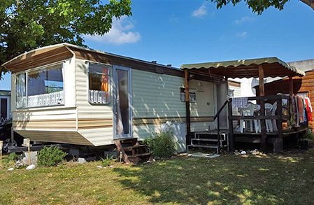 hébergements camping naturiste le Petit Dauphin piscine chauffée les Mathes La Palmyre Royan Charente Maritime